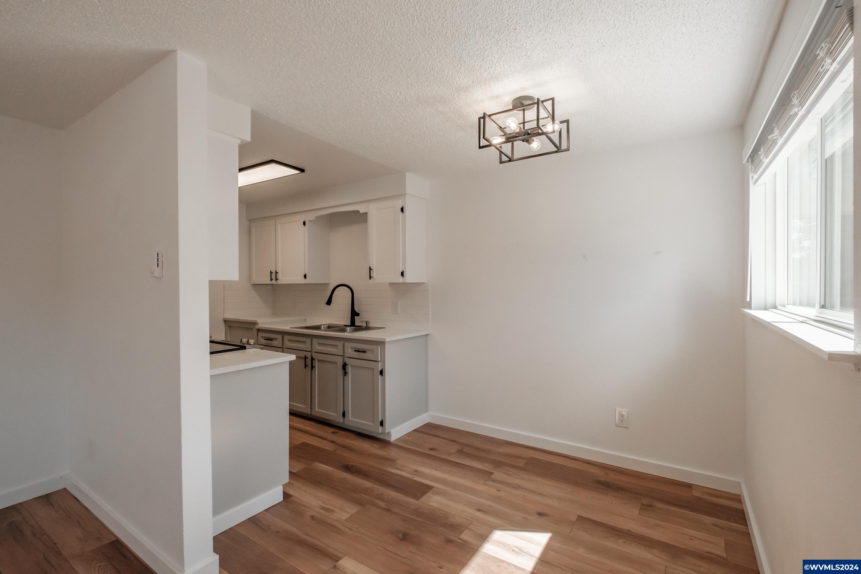 175 Northeast Fern Court Dallas, OR 97338 - Photo 9 of 25