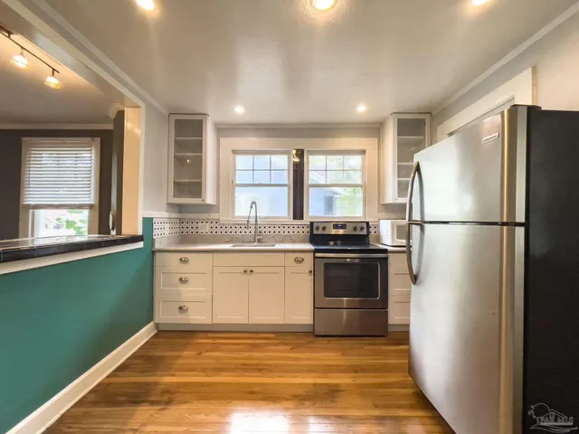 $1,350 | 10 North F Street, Pensacola, FL 32502