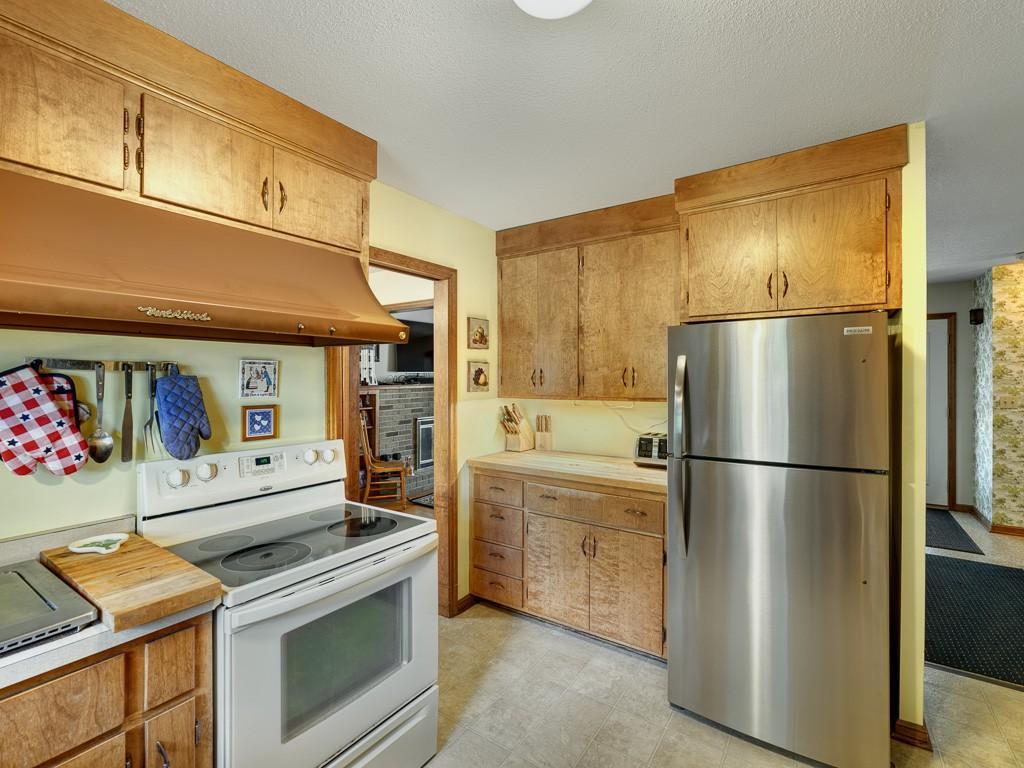 806 Myrtle Street Hudson, WI 54016 - Photo 4 of 15