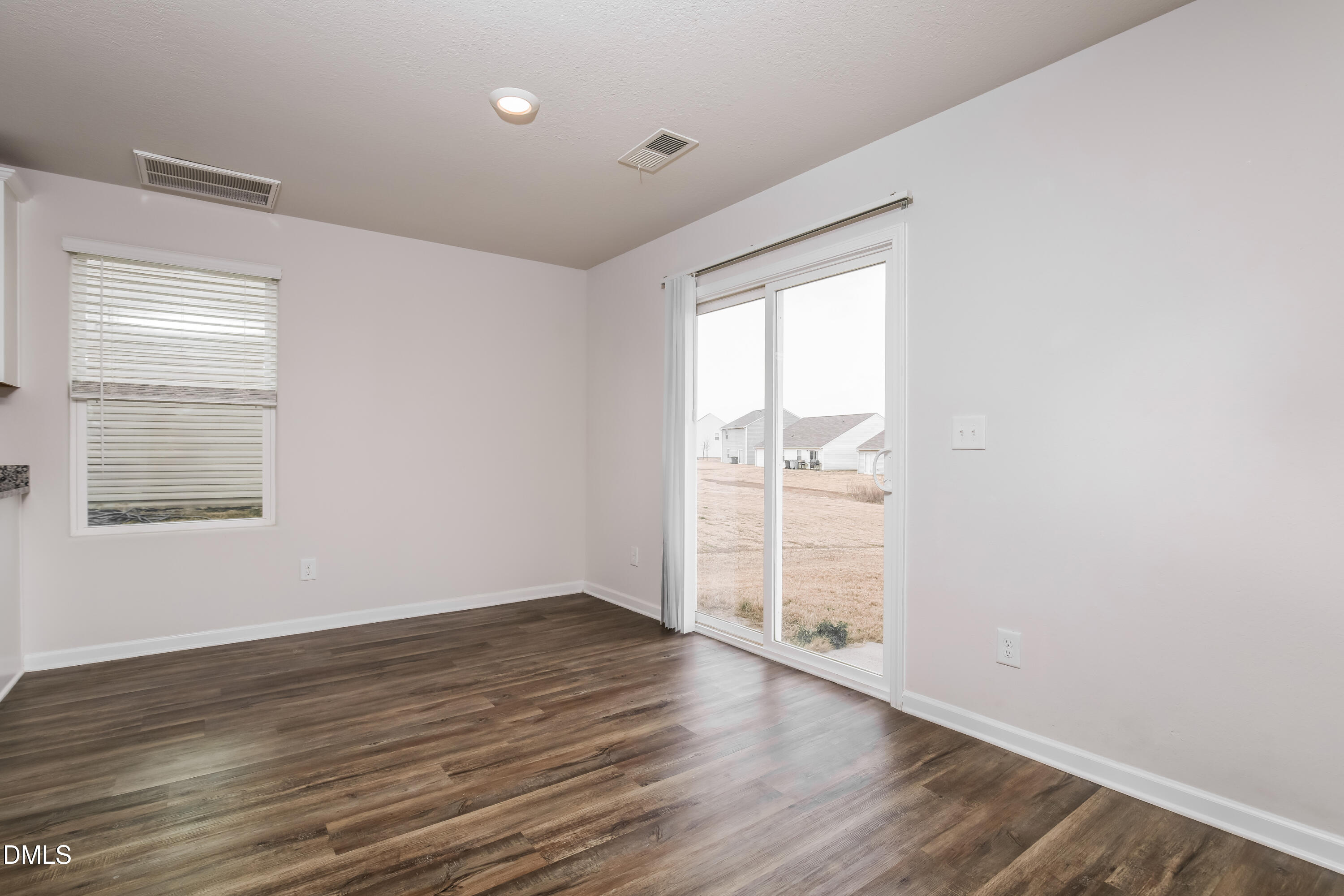 545 Flannel Way Zebulon, NC 27597 - Photo 4 of 17 005-photo-living-room-15122147