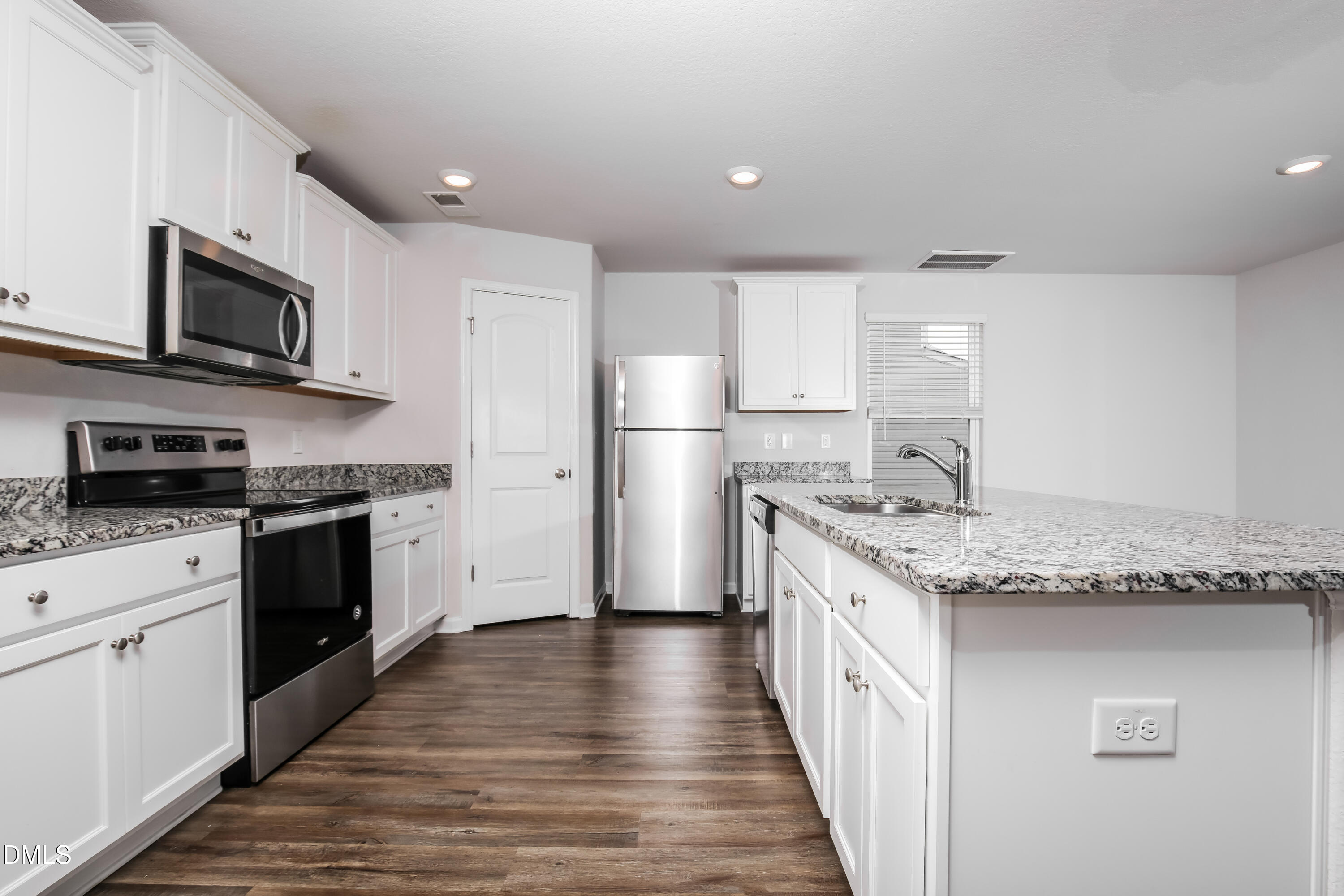 545 Flannel Way Zebulon, NC 27597 - Photo 6 of 17 007-photo-kitchen-15122149