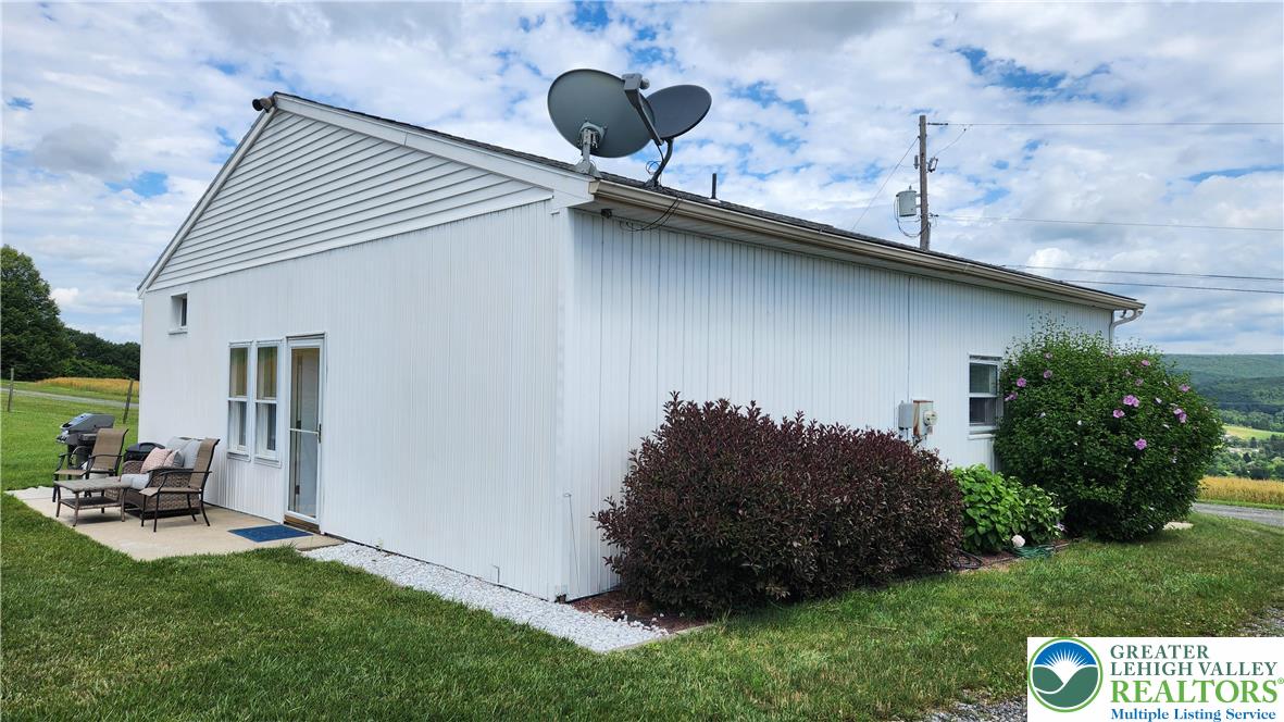 185 Ridge Cup Road New Ringgold, PA 17960 - Photo 2 of 20