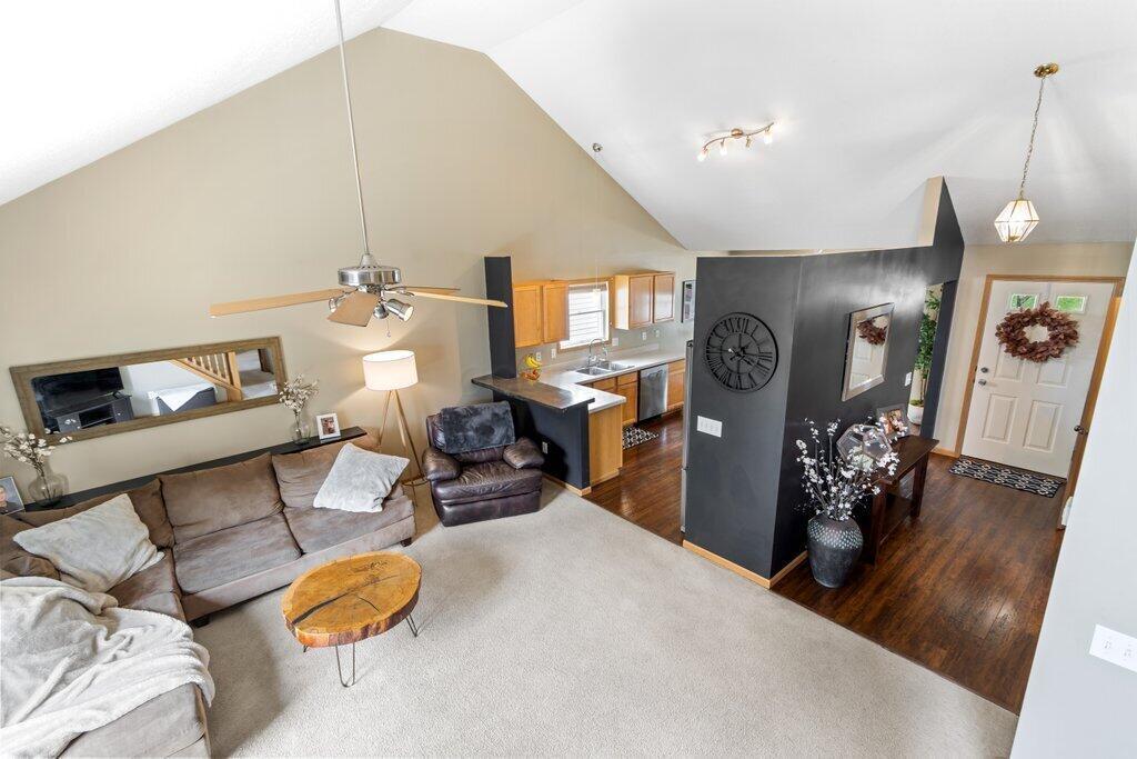 486 Ruffin Drive Galloway, OH 43119 - Photo 8 of 37 486 Ruffin Drive-8.jpg-SMALL