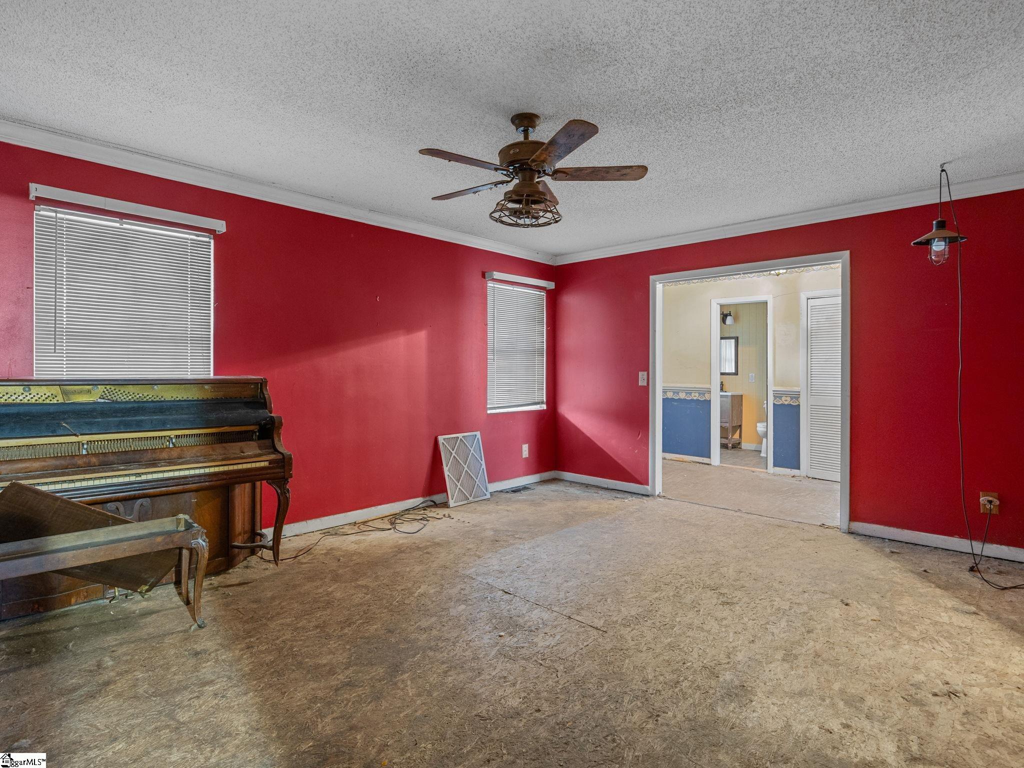 155 Ridings Road Campobello, SC 29322 - Photo 19 of 50