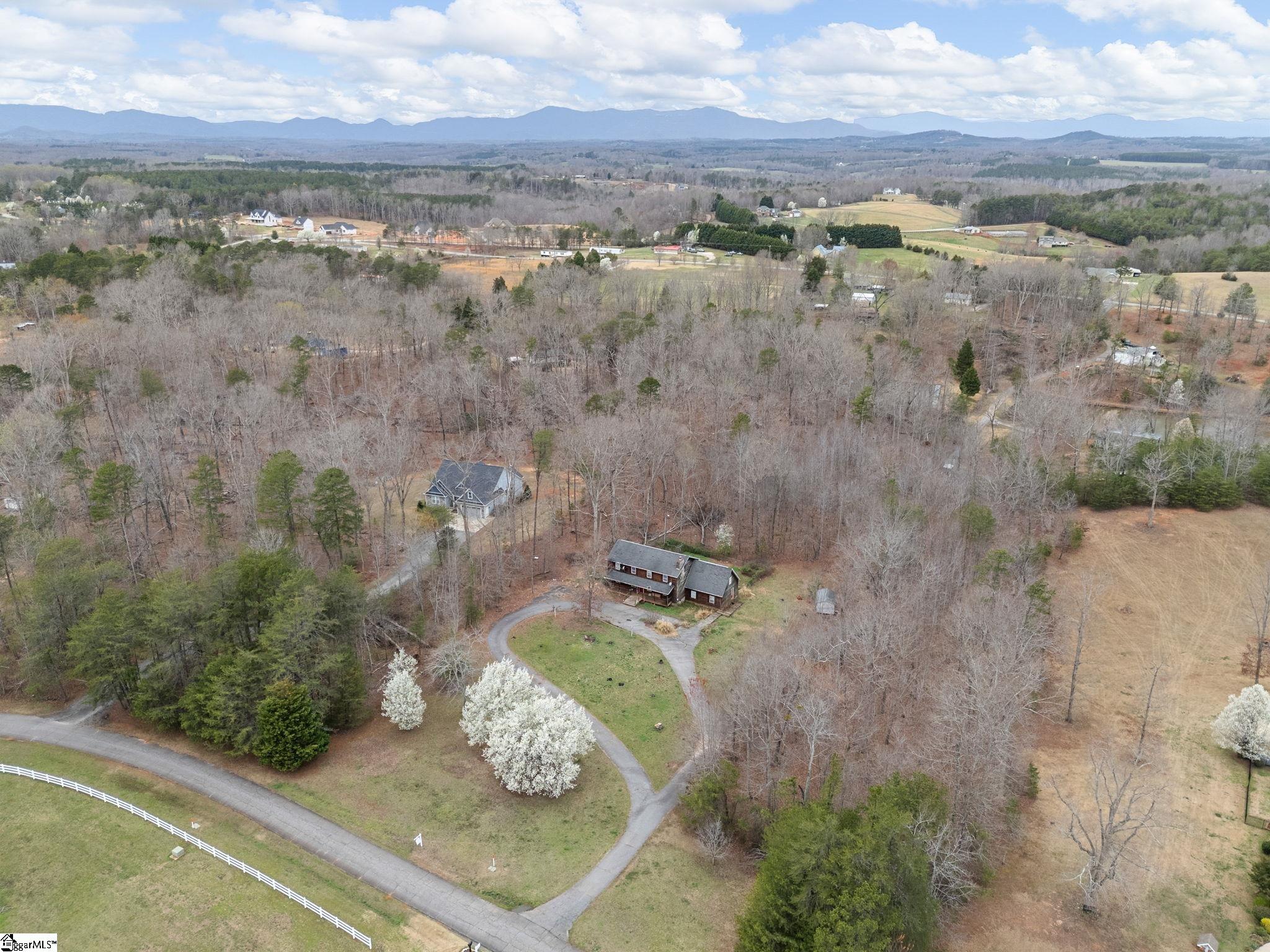 155 Ridings Road Campobello, SC 29322 - Photo 4 of 50