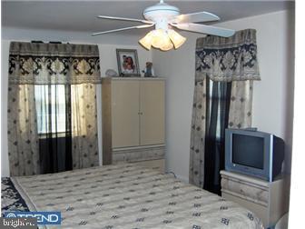 213 South Sproul Road Broomall, PA 19008 - Photo 8 of 12 Bedroom - Main