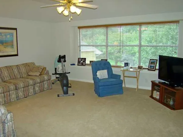 $4,300 | 10700 Pointe View Drive, Austin, TX 78738