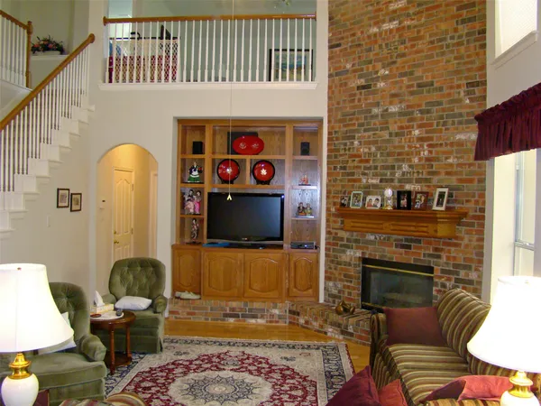 $4,300 | 10700 Pointe View Drive, Austin, TX 78738