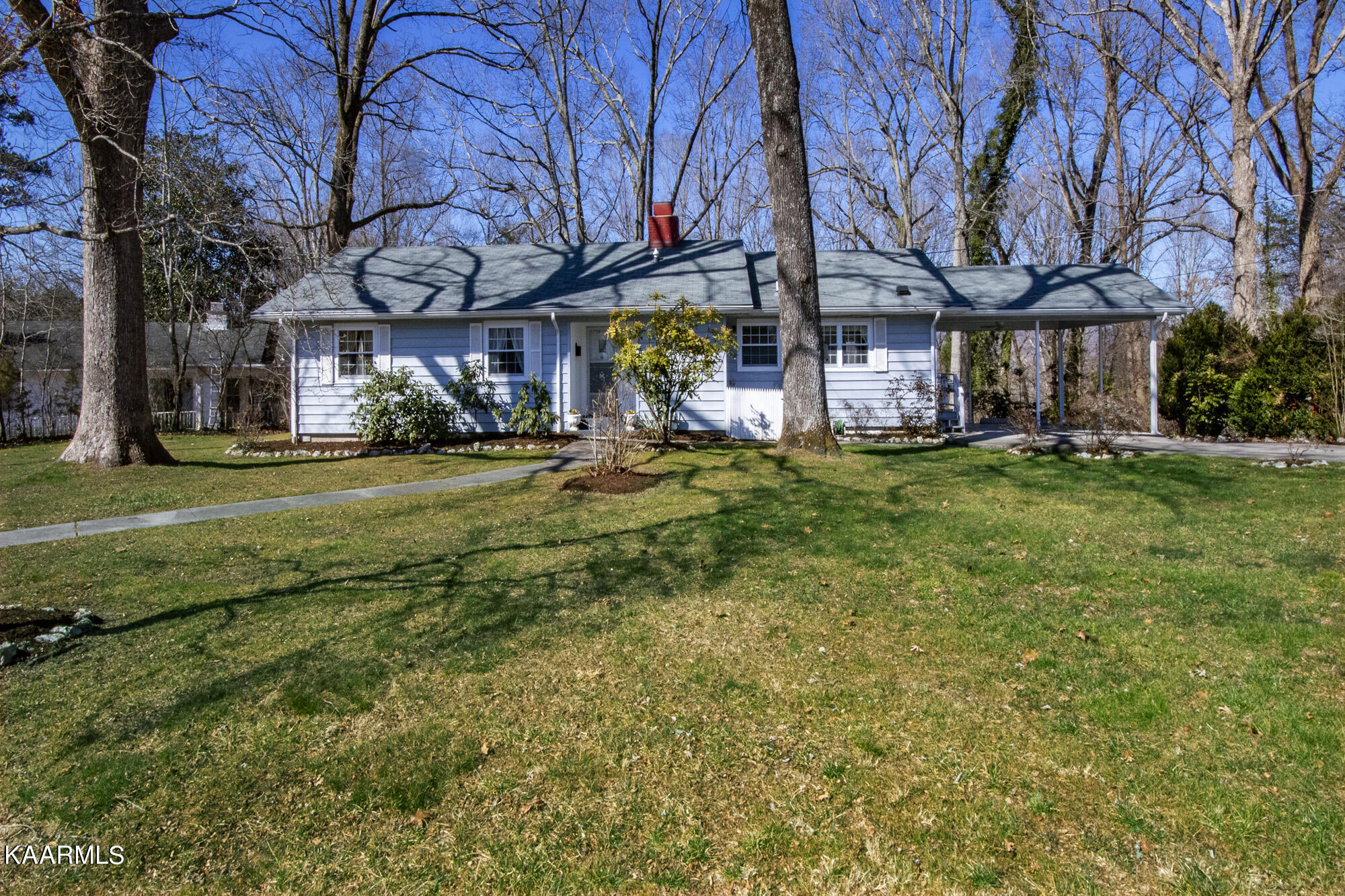 18 Outer Drive Oak Ridge, TN 37830 - Photo 1 of 41 V19A7348