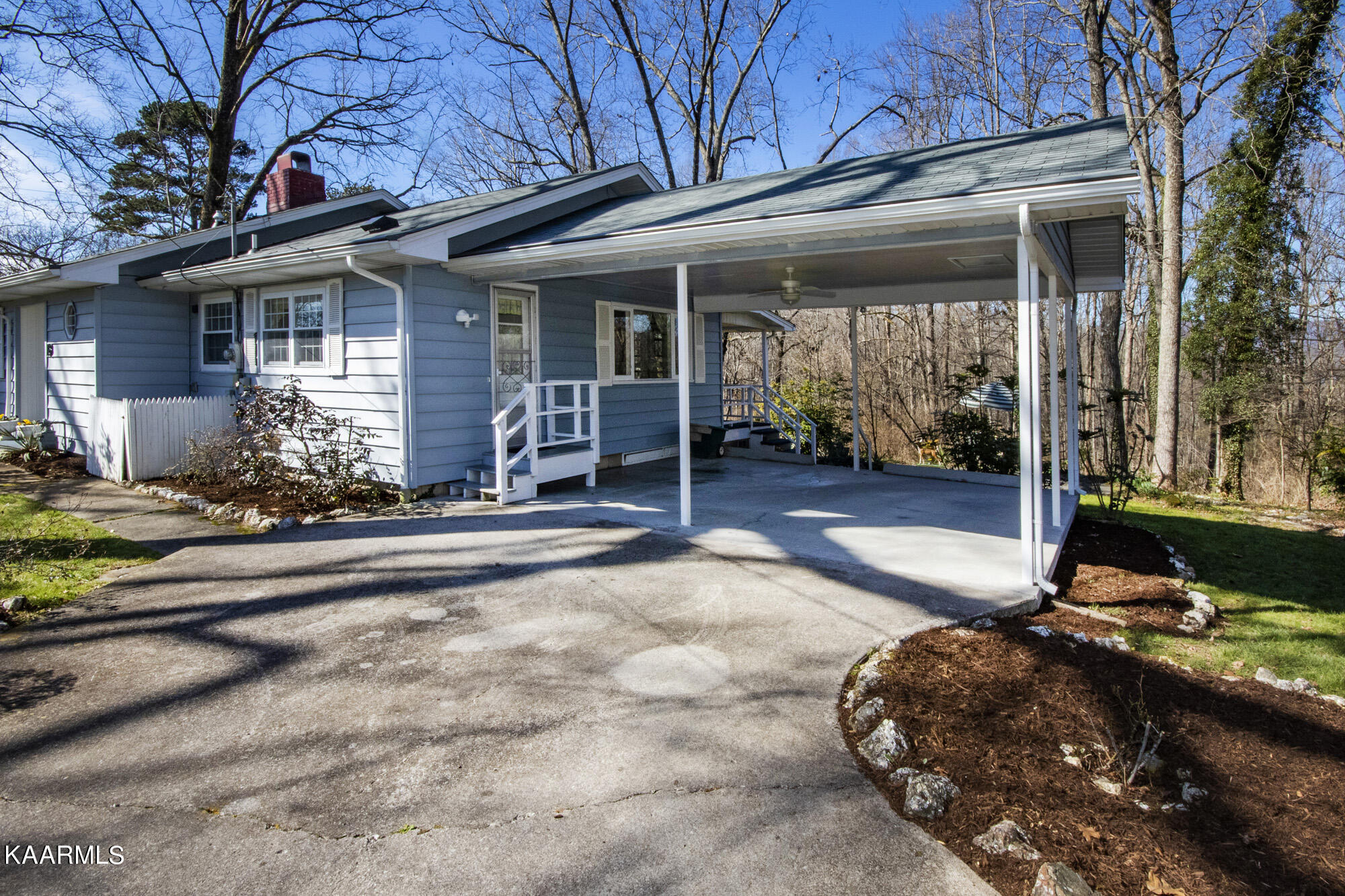 18 Outer Drive Oak Ridge, TN 37830 - Photo 5 of 41 V19A7350