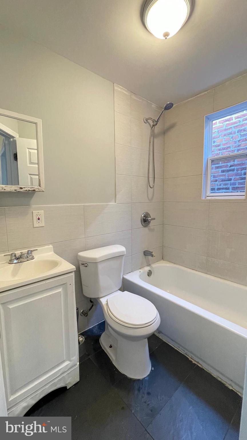103 Thurlow Street, Unit 306 Chester, PA 19013 - Photo 15 of 18