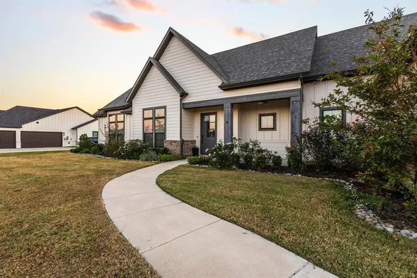 $724,000 | 96 Stockton Drive, Van Alstyne, TX 75495