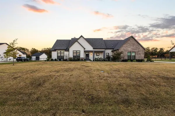 $724,000 | 96 Stockton Drive, Van Alstyne, TX 75495