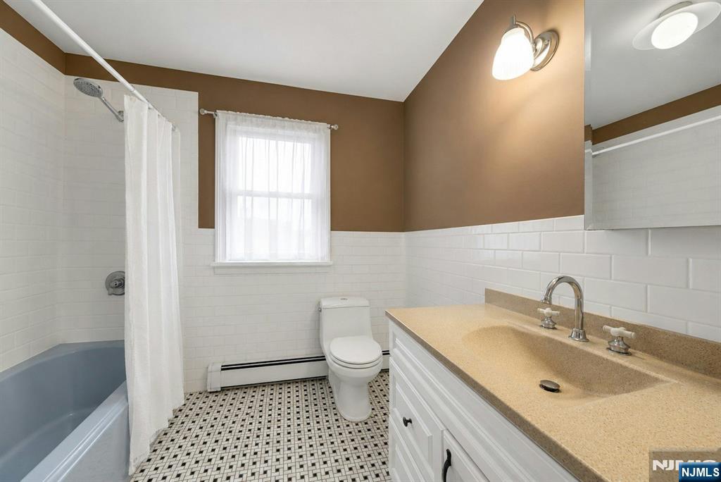 444 Riverside Avenue Lyndhurst, NJ 07071 - Photo 24 of 29