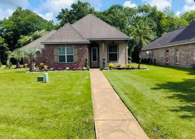 $1,950 | 19057 Greenleaf Circle, Ponchatoula, LA 70454