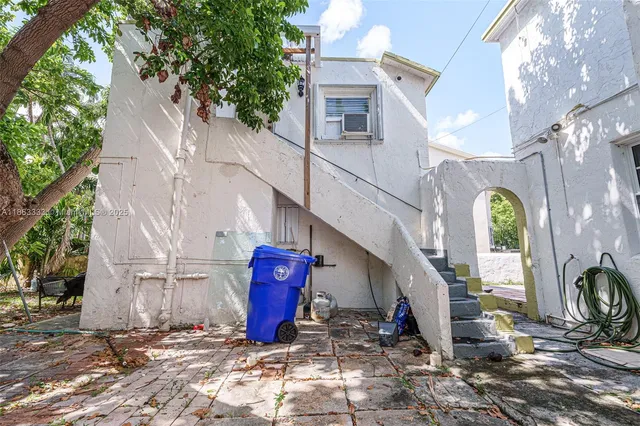 a house view with a sink and a yard