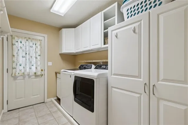 $765,000 | 358 West Jefferson Road, Butler, PA 16002