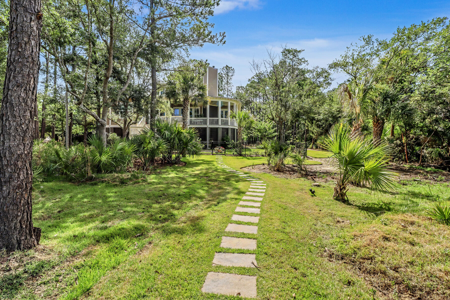 374 Commonwealth Road Mount Pleasant, SC 29466 - Photo 16 of 43