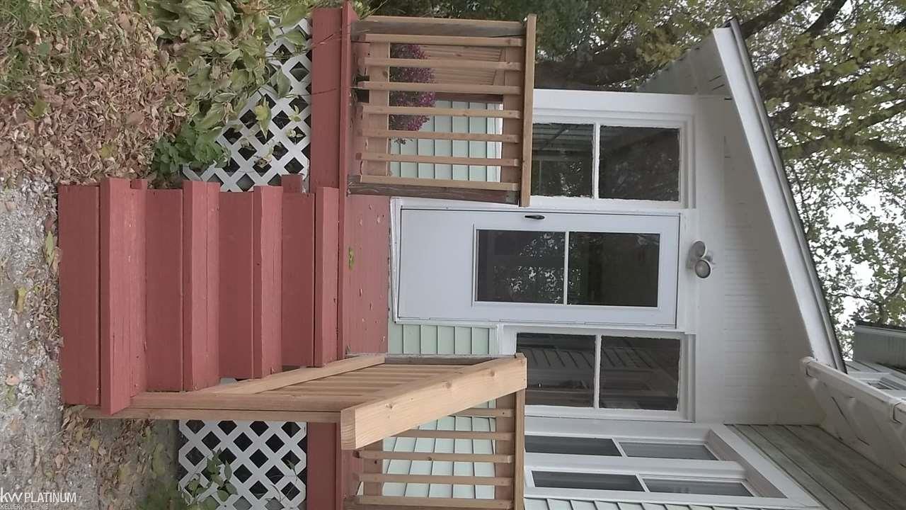 4110 Lapeer Road Port Huron, MI 48060 - Photo 3 of 18 31359973-2.JPG