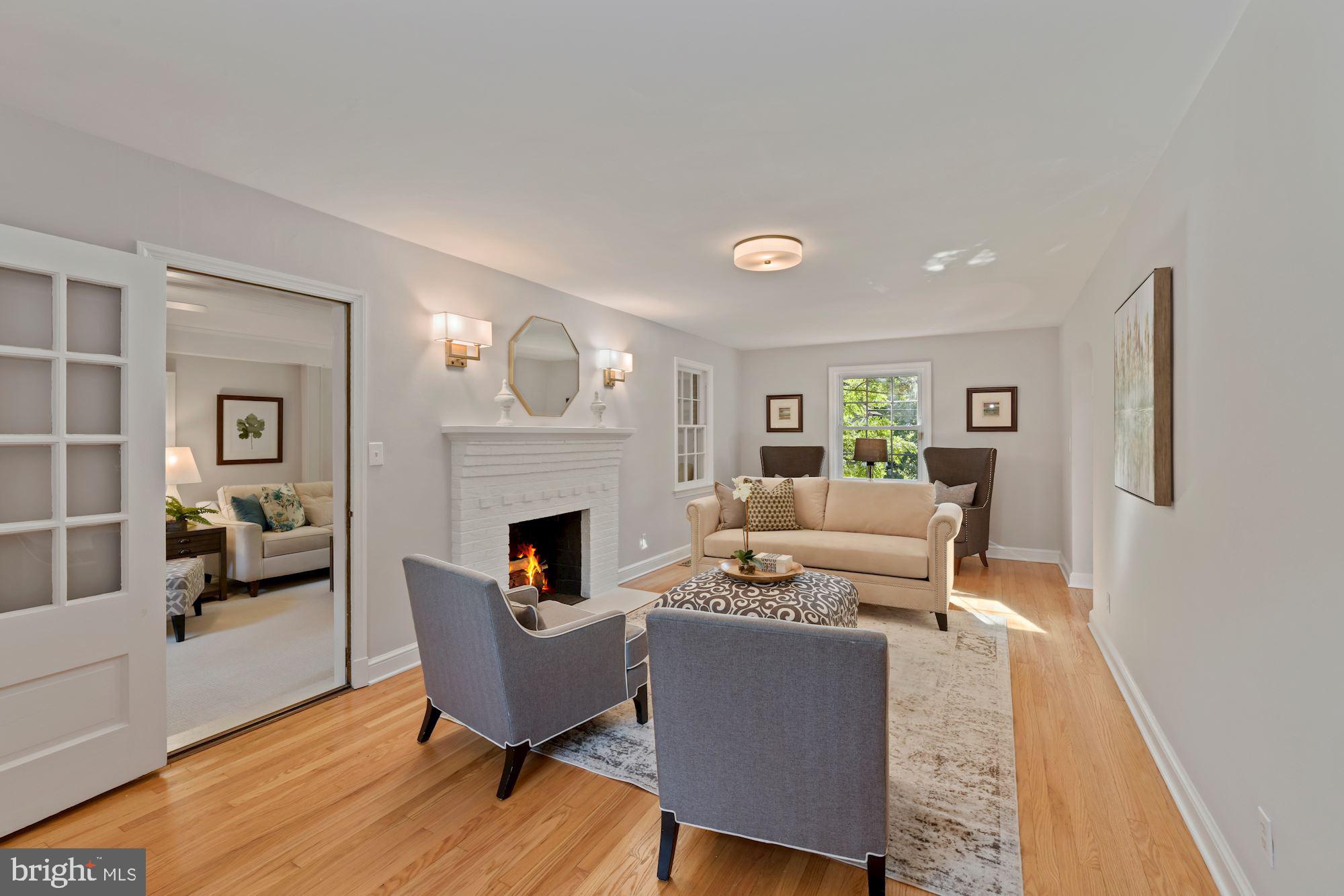 2729 South Arlington Ridge Road Arlington, VA 22202 - Photo 5 of 38 Living Room with Entrance to Family Room