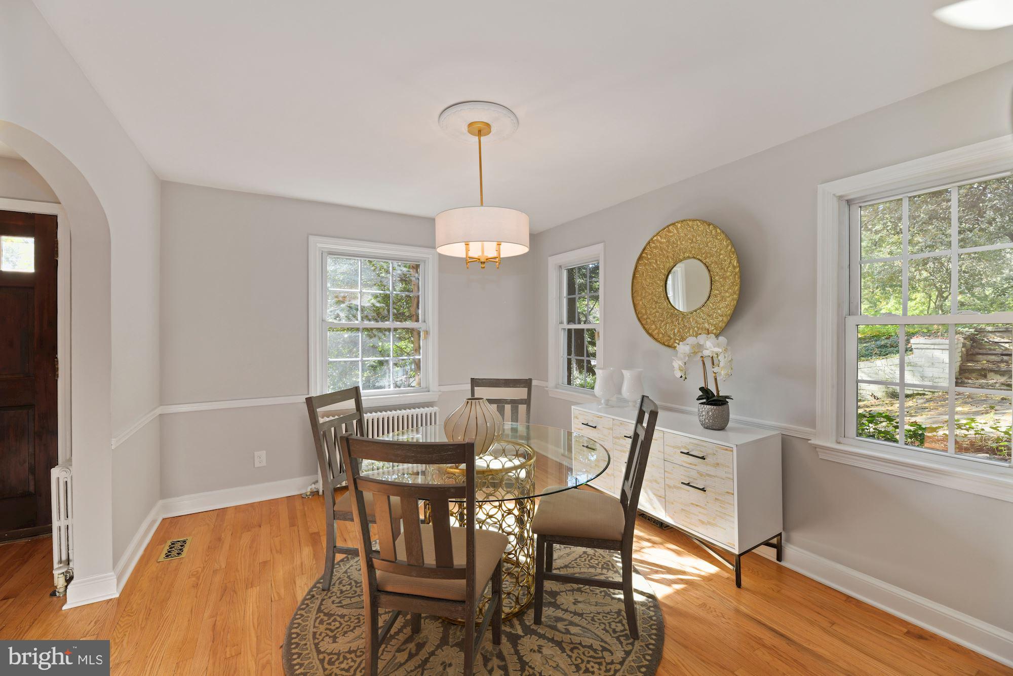 2729 South Arlington Ridge Road Arlington, VA 22202 - Photo 9 of 38 Bright Dining Room