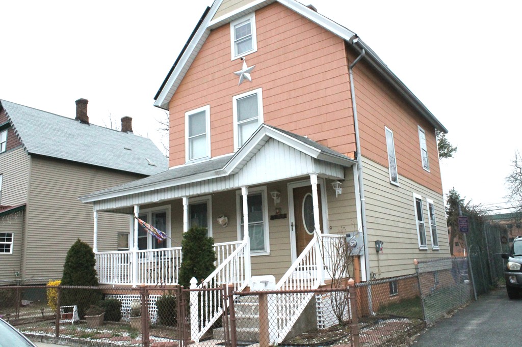 74 Andrew Street Springfield, MA 01109 - Photo 1 of 29 Gallery Image 1