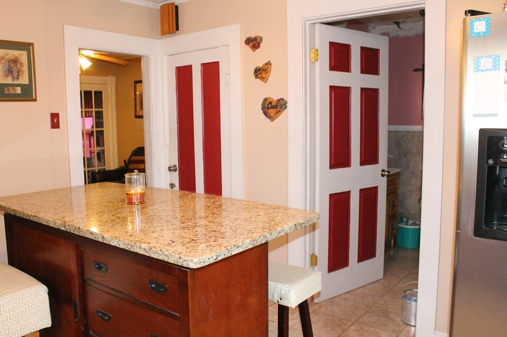 74 Andrew Street Springfield, MA 01109 - Photo 16 of 29 Gallery Image 16