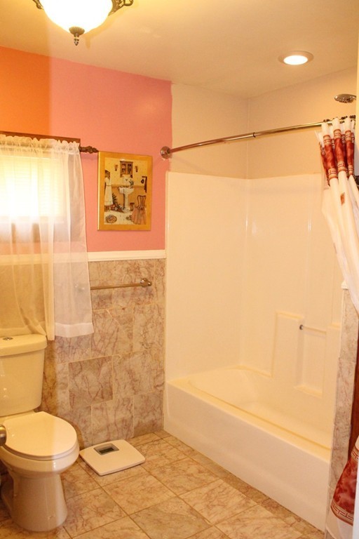 74 Andrew Street Springfield, MA 01109 - Photo 17 of 29 Gallery Image 17