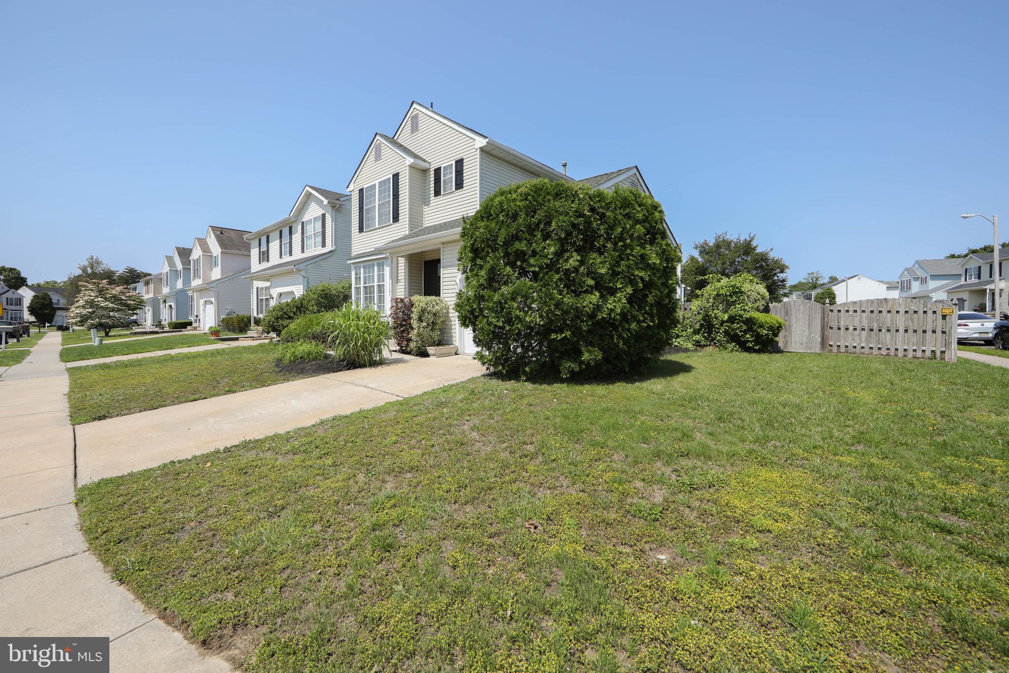 37 Wakefield Road Atco, NJ 08004 - Photo 2 of 39 a front view of a house with garden