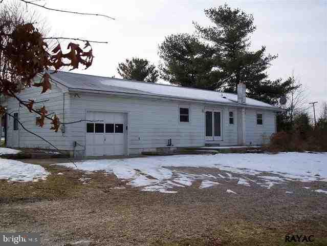 1076 Bon-Ox Road Gettysburg, PA 17325 - Photo 2 of 11