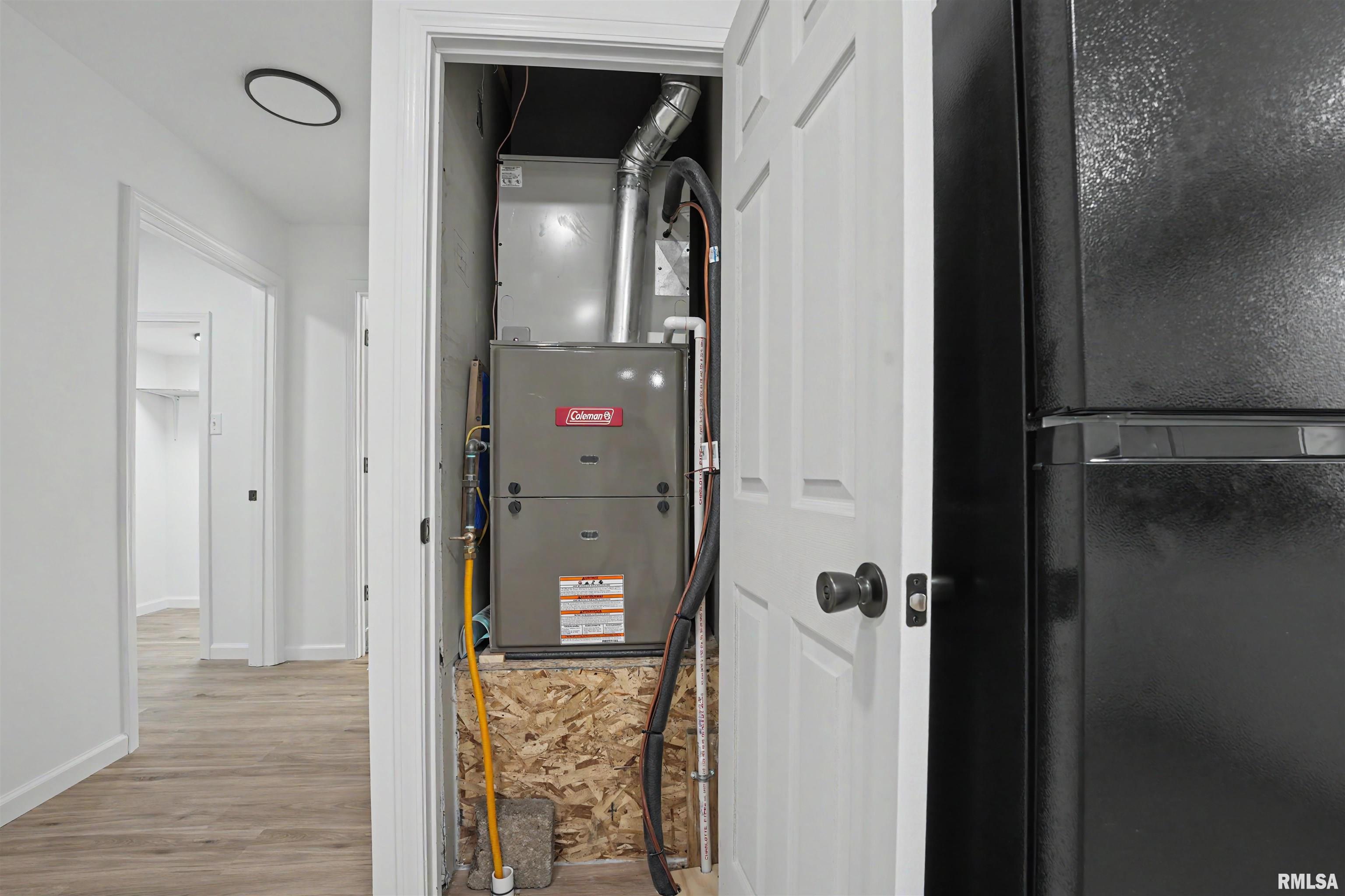 709 South Kickapoo Street Lincoln, IL 62656 - Photo 10 of 25