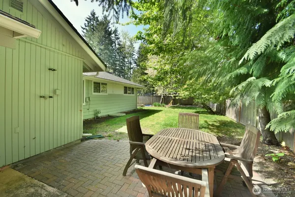 $3,700 | 215 163rd Place Southeast, Bellevue, WA 98008