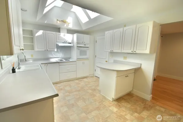$3,700 | 215 163rd Place Southeast, Bellevue, WA 98008
