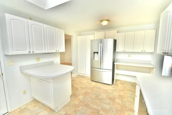 $3,700 | 215 163rd Place Southeast, Bellevue, WA 98008