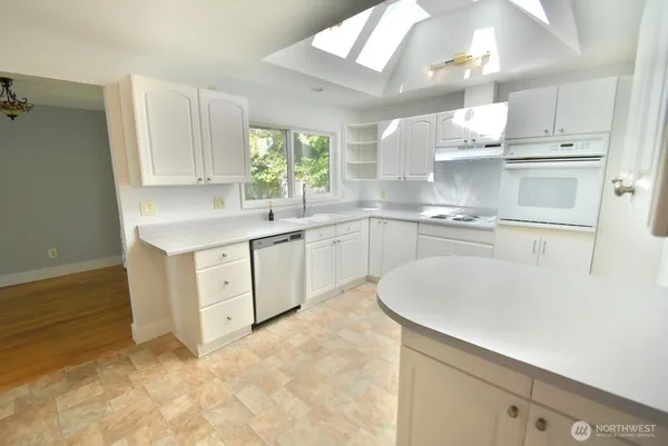 $3,700 | 215 163rd Place Southeast, Bellevue, WA 98008