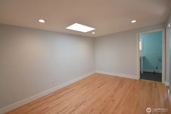 $3,700 | 215 163rd Place Southeast, Bellevue, WA 98008