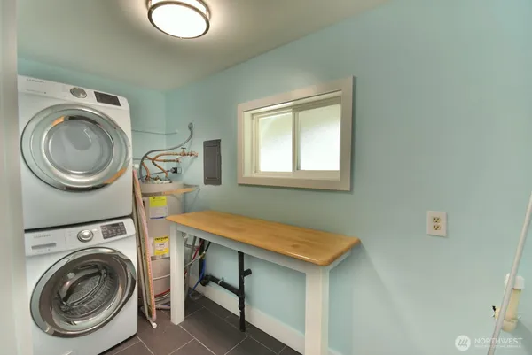 $3,700 | 215 163rd Place Southeast, Bellevue, WA 98008