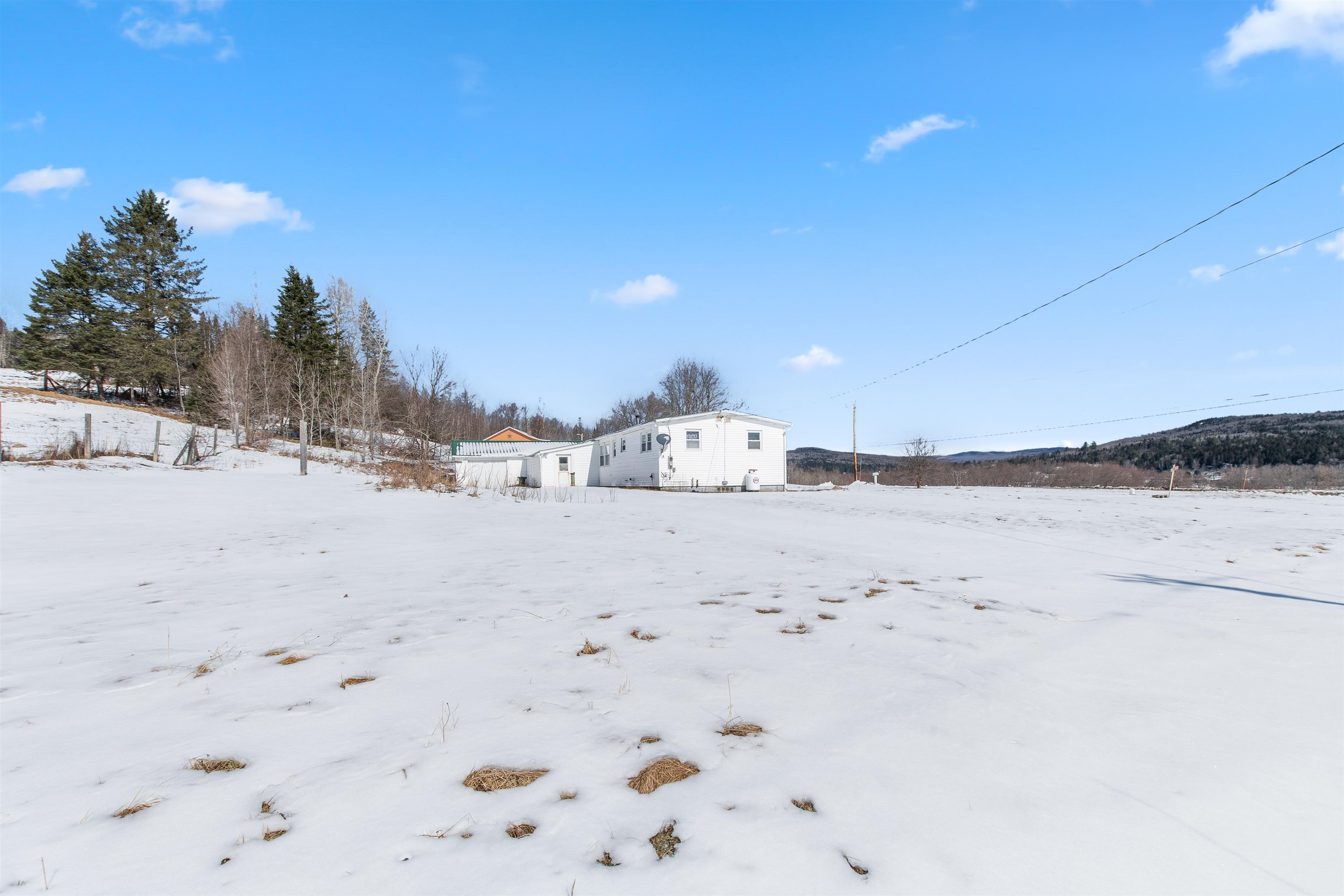 5793 Highway 102 Canaan, VT 05903 - Photo 13 of 37