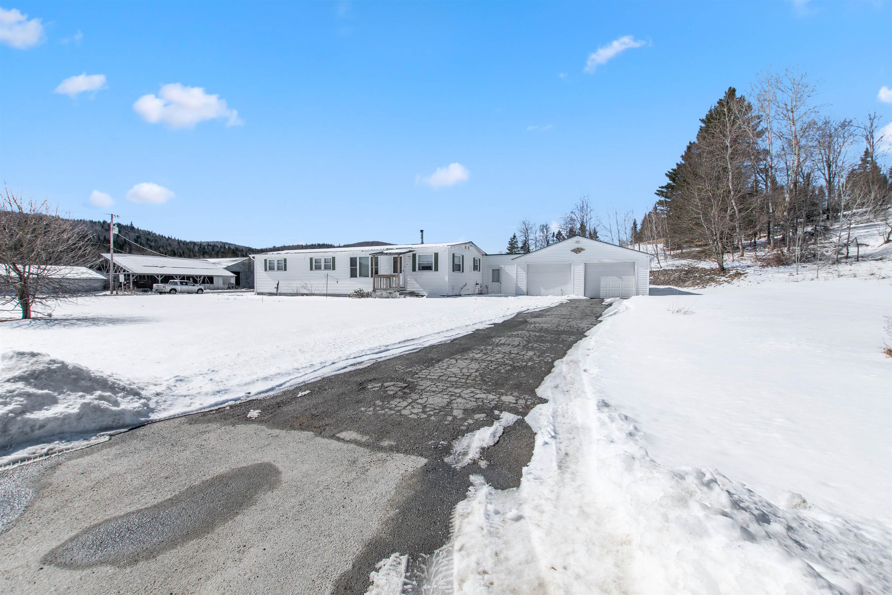 5793 Highway 102 Canaan, VT 05903 - Photo 2 of 37