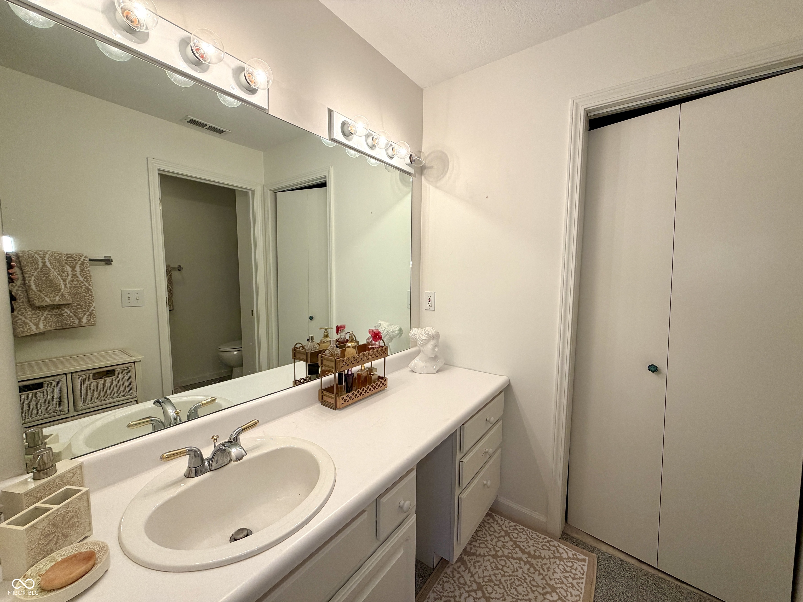 9525 South Pointe Lasalles Drive Bloomington, IN 47401 - Photo 13 of 18