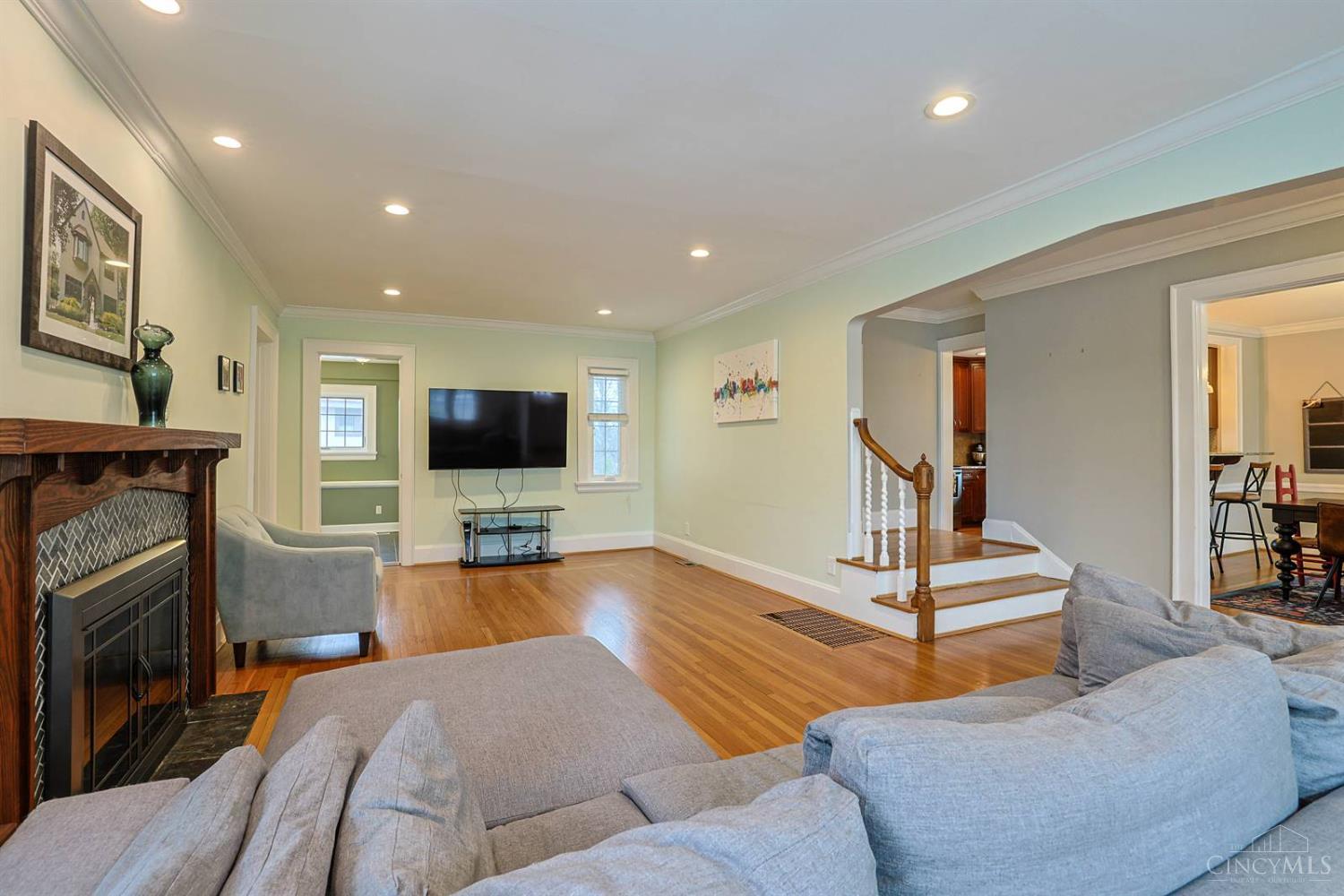 5835 Montgomery Road Cincinnati, OH 45212 - Photo 8 of 44 Gallery Image 8