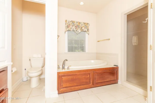 $1,450,000 | 198 Knowles Landing Drive, Hertford, NC 27944