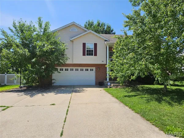 $210,000 | 929 Carla Drive, Troy, IL 62294