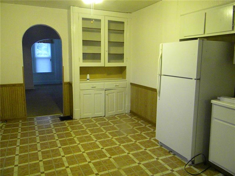 427 Wendell Road Irwin, PA 15642 - Photo 6 of 17 A built in for you