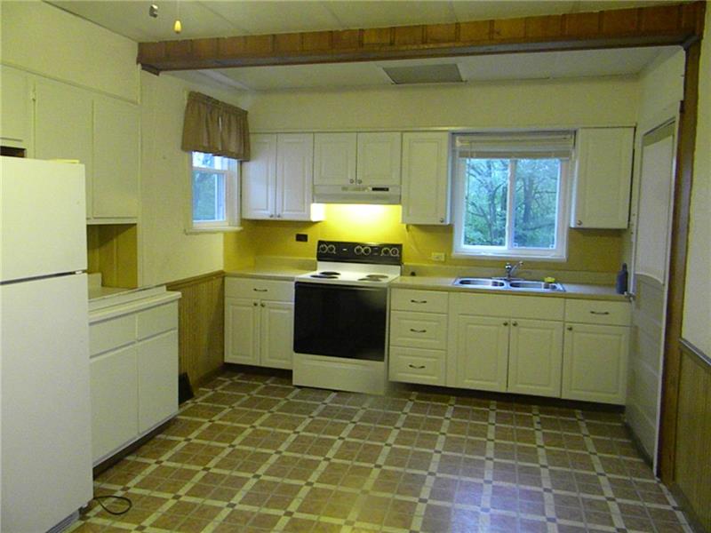 427 Wendell Road Irwin, PA 15642 - Photo 7 of 17 A nice size kitchen and room for a breakfast table