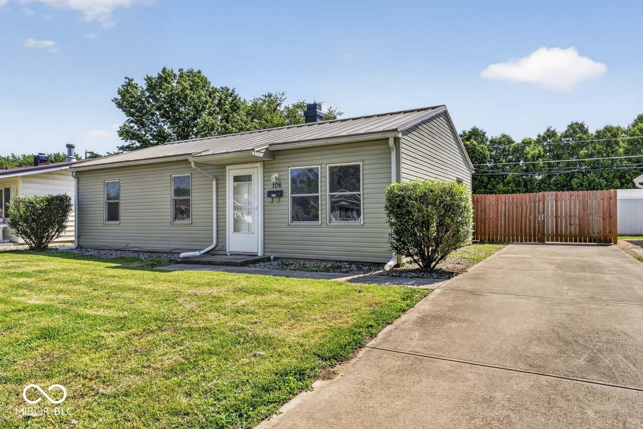106 Eastman Road Chesterfield, IN 46017 - Photo 1 of 25 Gallery Image 1