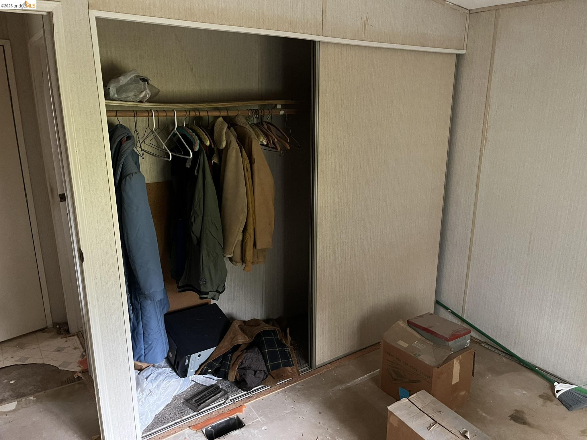 19644 Rawhide Road Sonora, CA 95370 - Photo 19 of 45 View of closet
