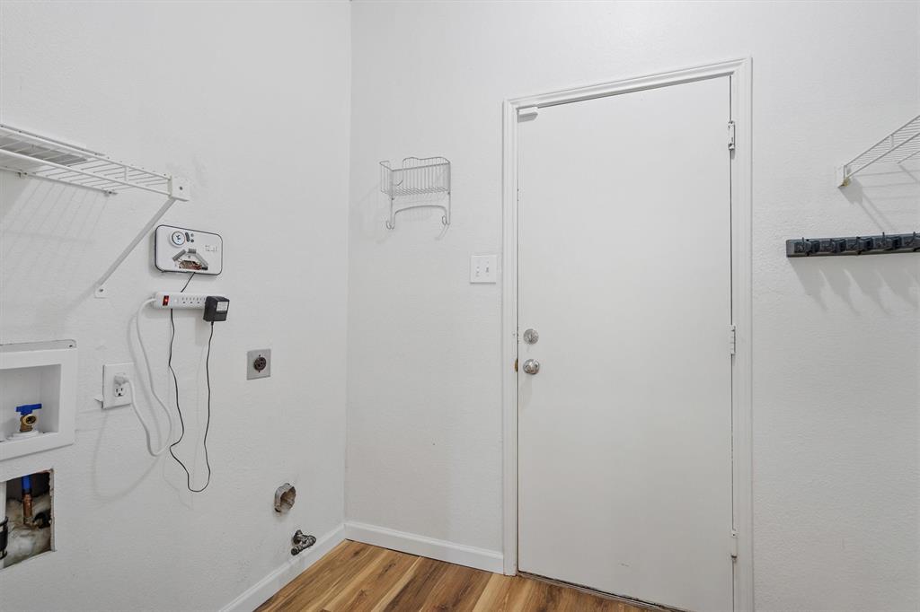 1719 Live Oak Lane Allen, TX 75002 - Photo 36 of 38 a view of a room that has a shower curtain