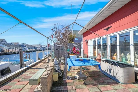 $369,999 | 242 Evergreen Drive, Bayville, NJ 08721