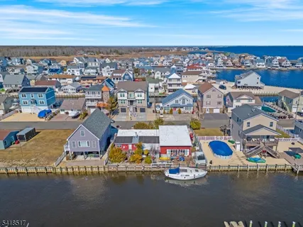 $369,999 | 242 Evergreen Drive, Bayville, NJ 08721